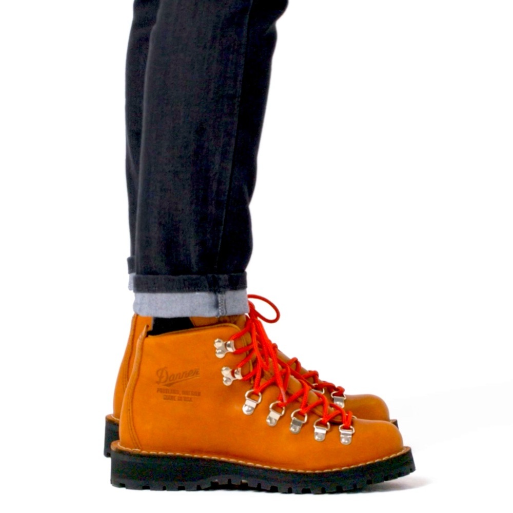 Danner Mountain Light 
Cascade - Clovis - GoreTex - Woman’s 7.5